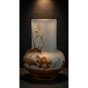 Vaso Gallé "con la stella" (motivi: trifoglio Oxalis e orchidea), 1904-1906. 