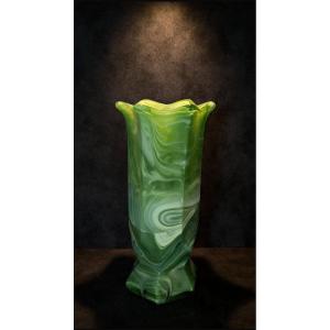 Vaso esagonale in vetro effetto malachite – Boemia – Anni '60.