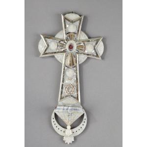 Crucifix Benitier Reliquary In Mother-of-pearl On Olive Wood