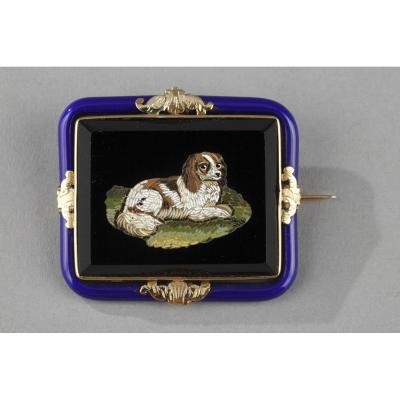 Mid-19th Century Gold Brooch With Micromosaic. 
