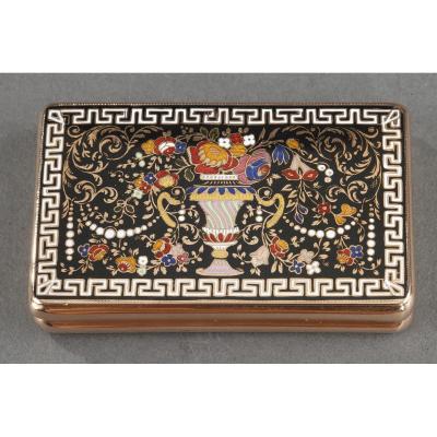 A Gold And Champlevé Enamel Snuffbox, Mid 19th Century