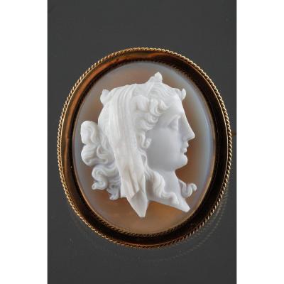 19th Century Gold Brooch And Cameo On Agate. 