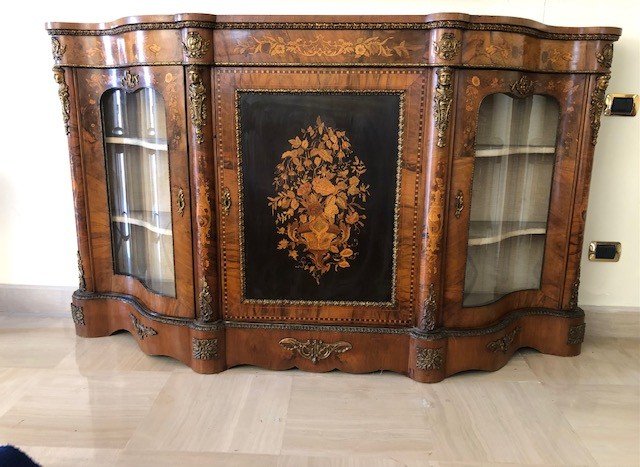 Credenza intarsiata a tre ante -photo-8