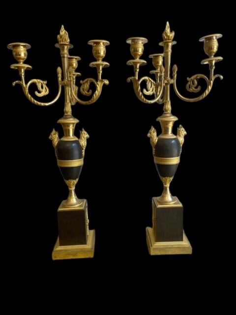 COPPIA DI CANDELIERI IN BRONZO DORATO E PATINATO  -photo-4