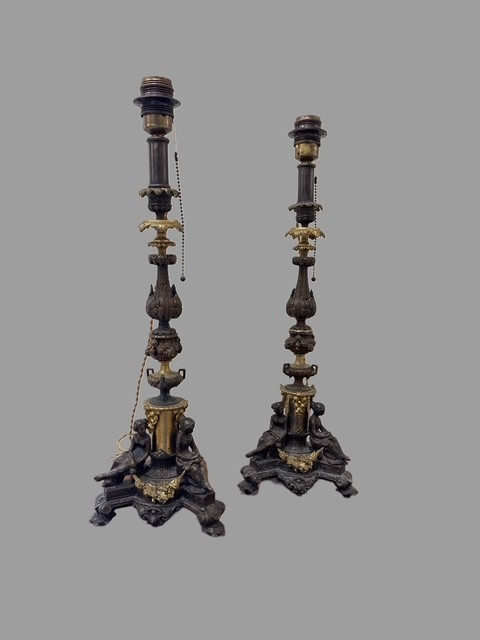 Coppia di lampade in bronzo 