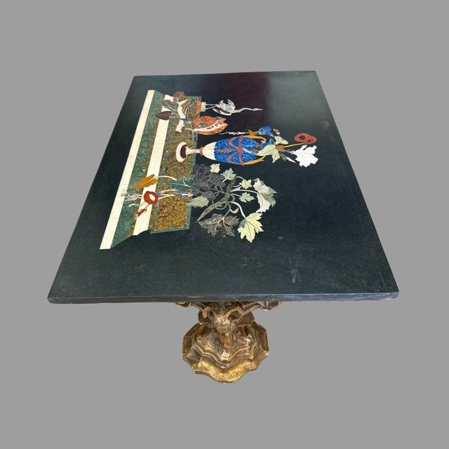 Piano con commesso in pietre dure -photo-1