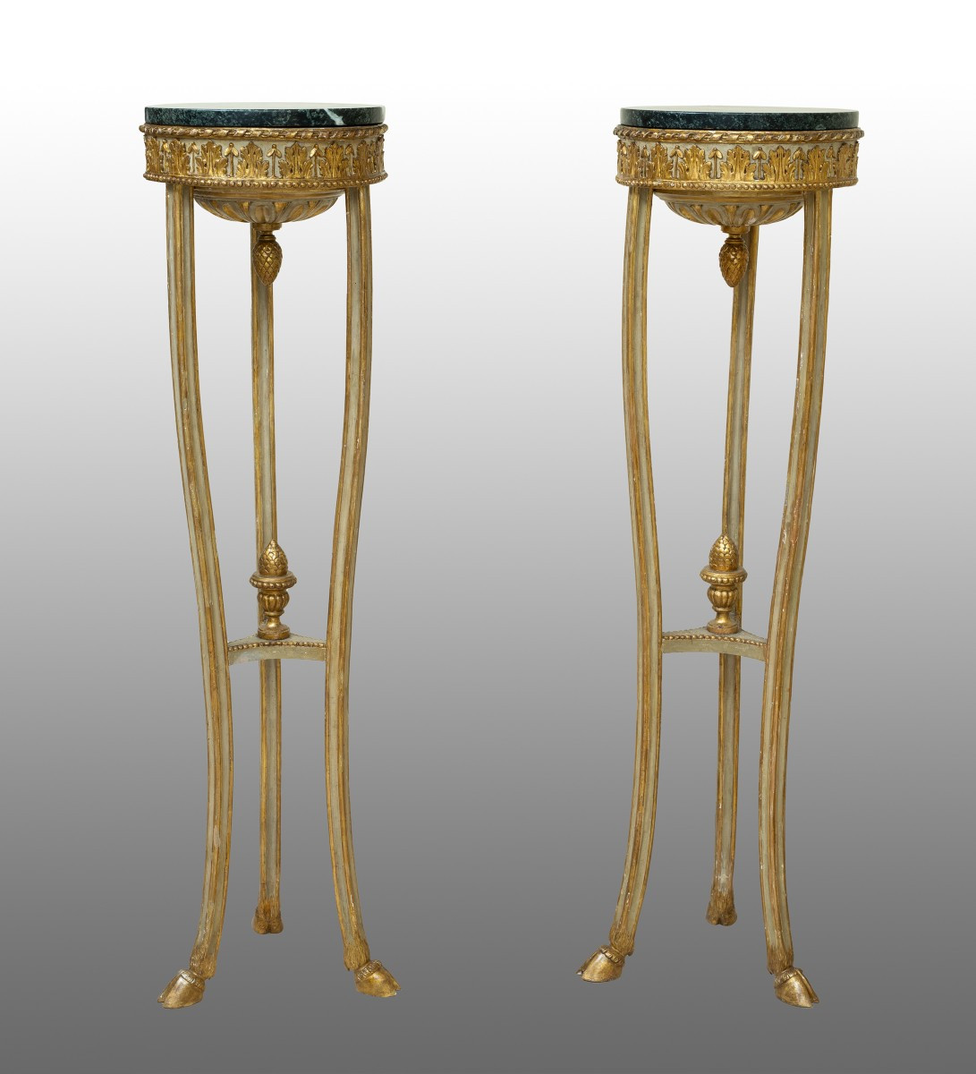 Elegante coppia di "guéridon" 