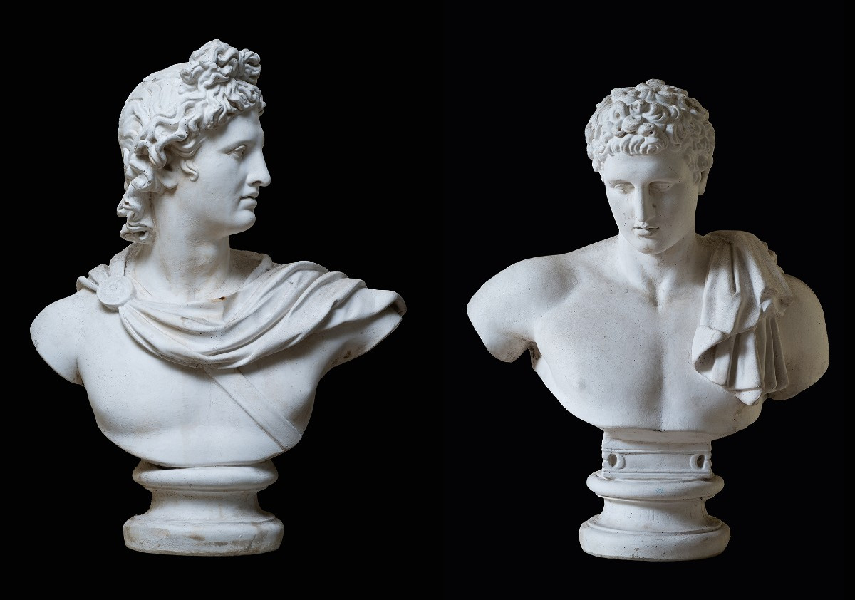 Coppia di busti in scagliola