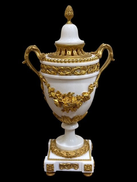 Coppia di vasi in marmo -photo-1