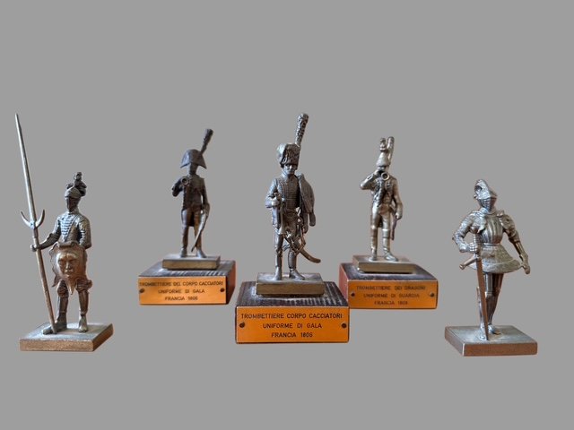 Gruppo di cinque soldati 