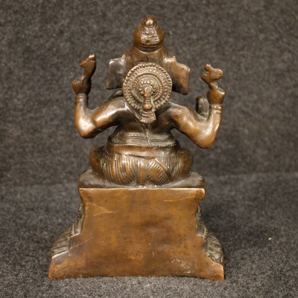 Scultura indiana in bronzo raffigurante divinità-photo-1