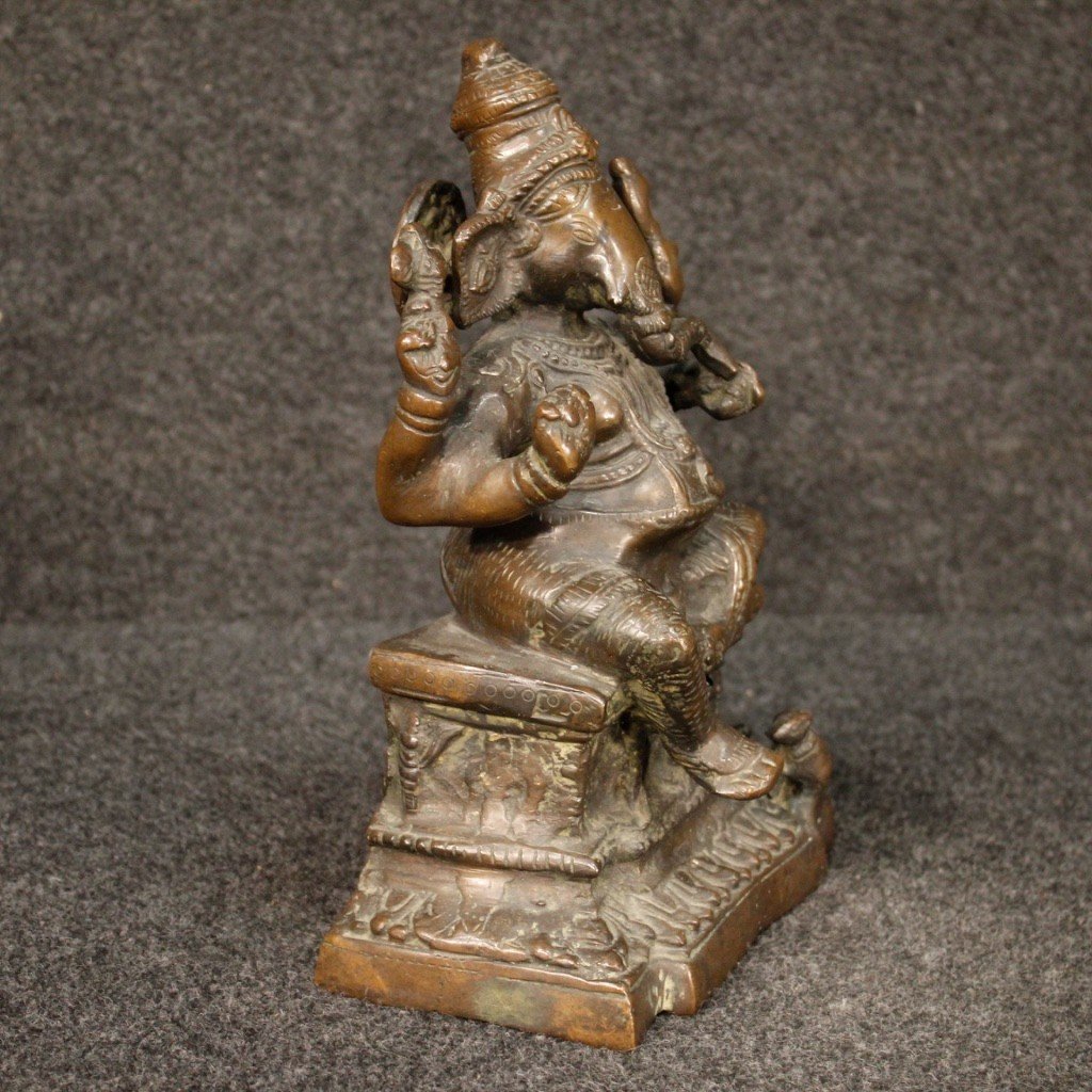 Scultura indiana in bronzo raffigurante divinità-photo-2