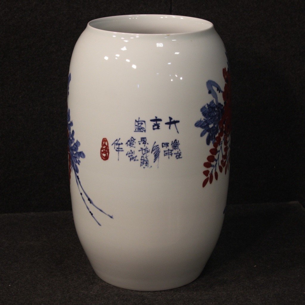 Vaso cinese in ceramica dipinta con galli e decori floreali-photo-1