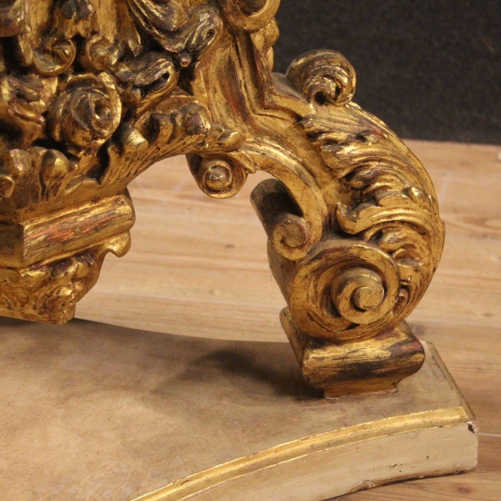 Tavolino rotondo italiano laccato e dorato con piano in cristallo-photo-3