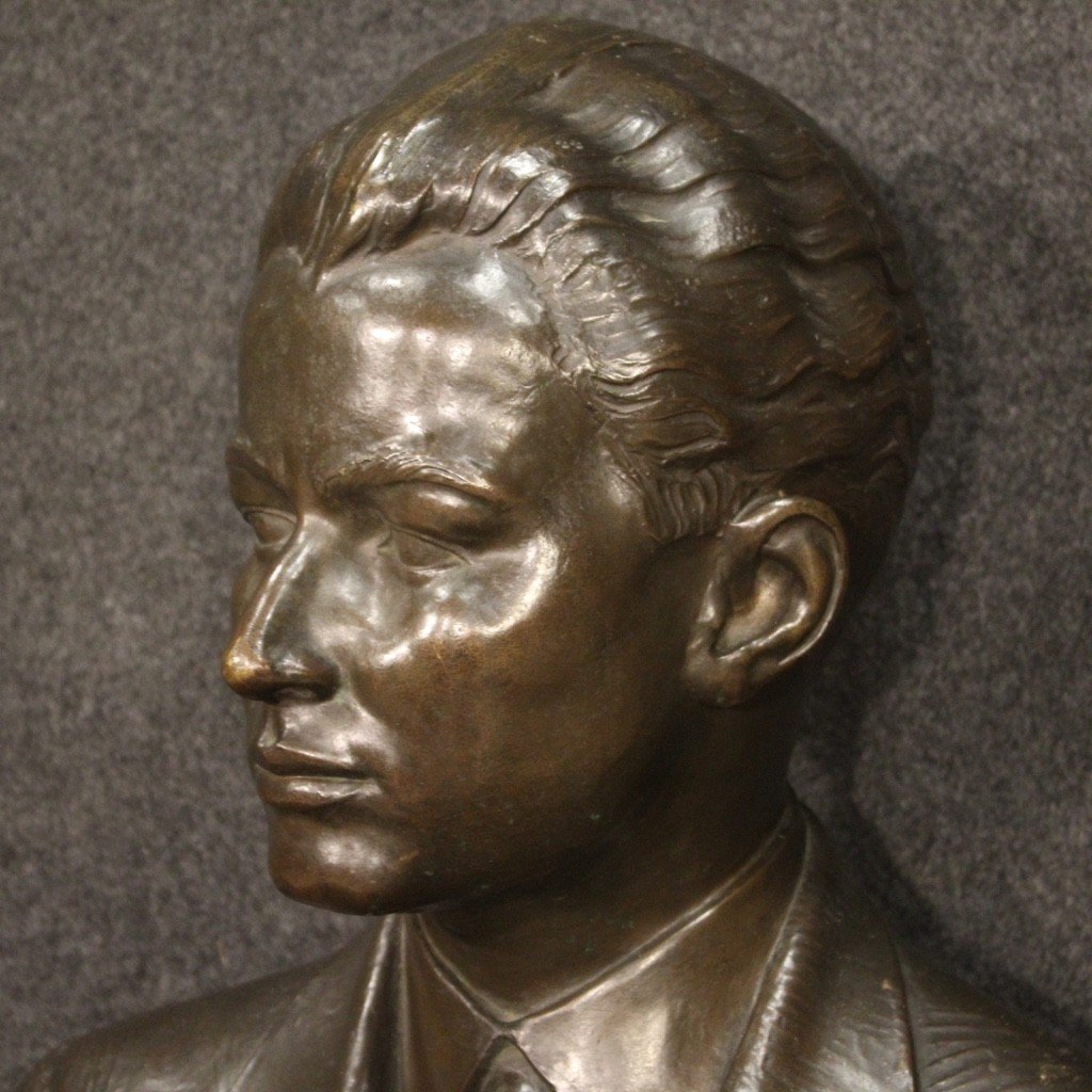 Scultura mezzo busto in bronzo del XX secolo-photo-3