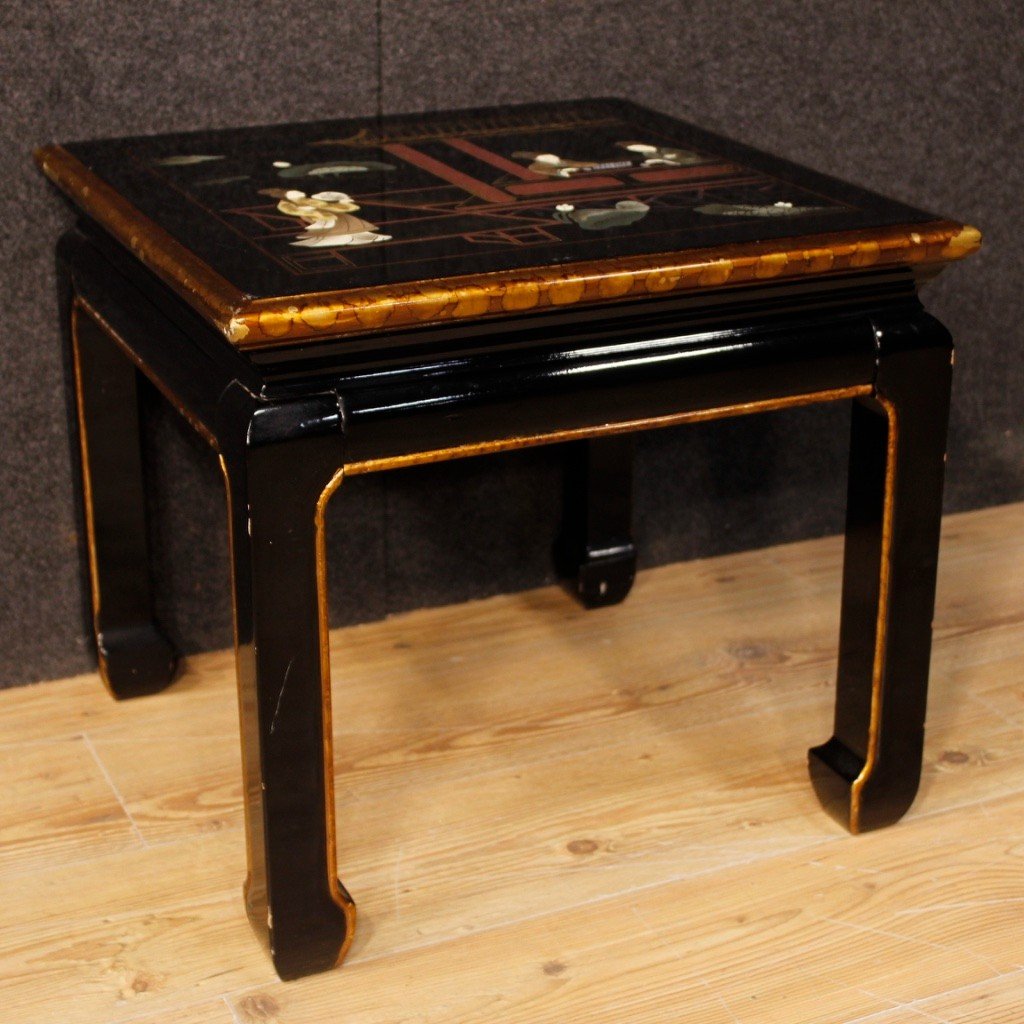 Tavolino in legno laccato, dipinto e dorato a cineseria -photo-2