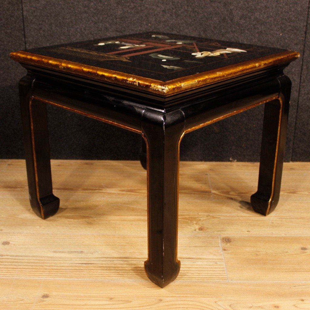 Tavolino in legno laccato, dipinto e dorato a cineseria -photo-1
