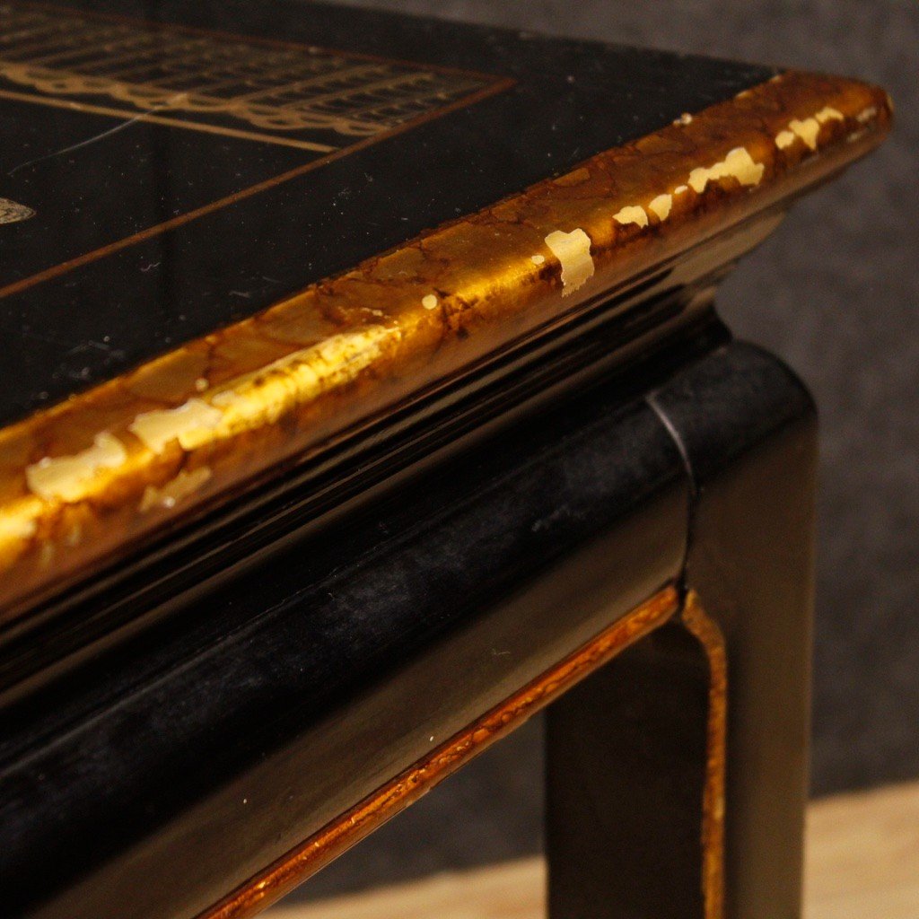 Tavolino in legno laccato, dipinto e dorato a cineseria -photo-2