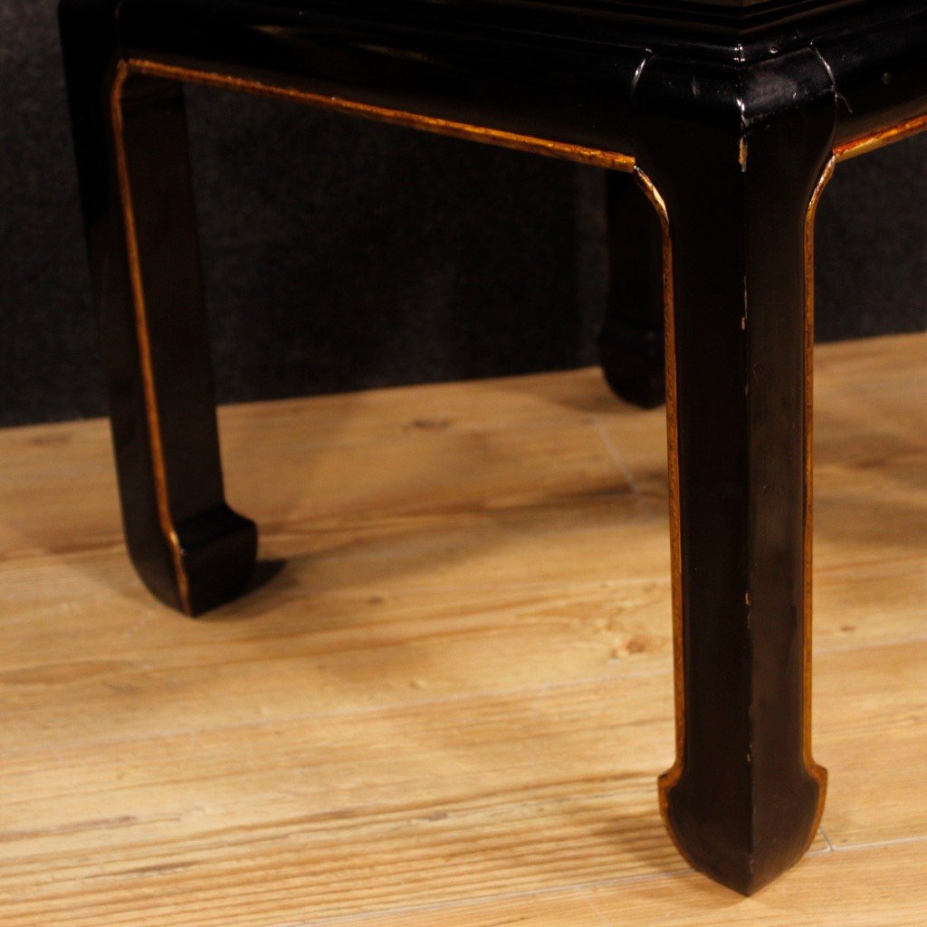 Tavolino in legno laccato, dipinto e dorato a cineseria -photo-3