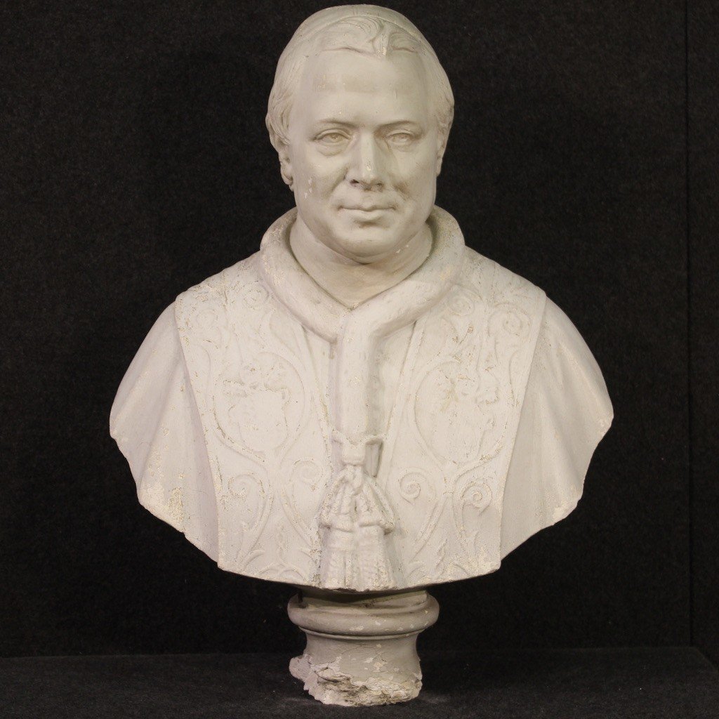 Ritratto di prelato, scultura italiana in gesso del XX secolo