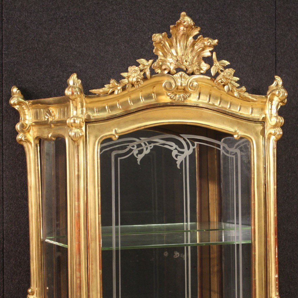 Elegante vetrina dorata in stile rocaille del XIX secolo-photo-7