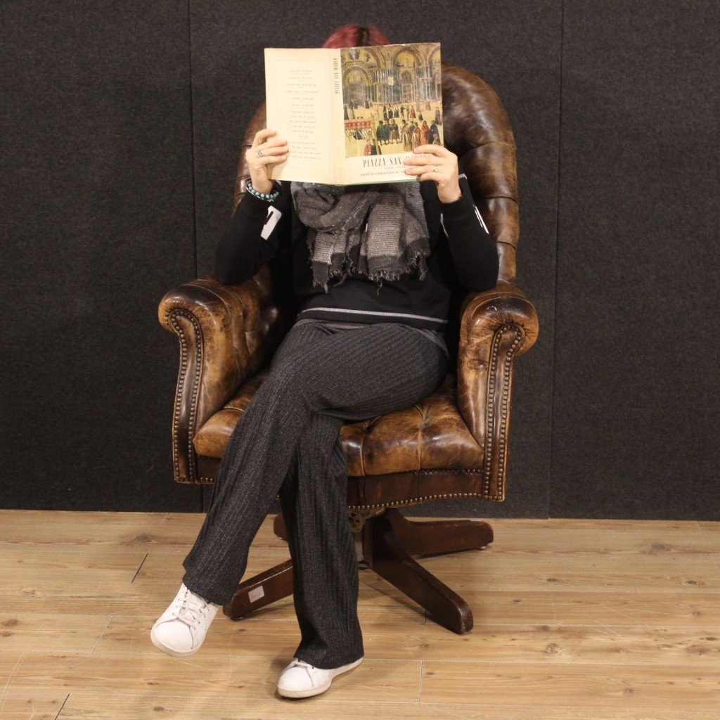 Poltrona inglese in pelle del XX secolo-photo-2