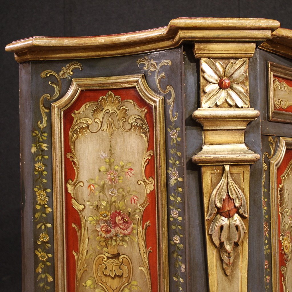Credenza veneta laccata e dipinta del XX secolo-photo-4
