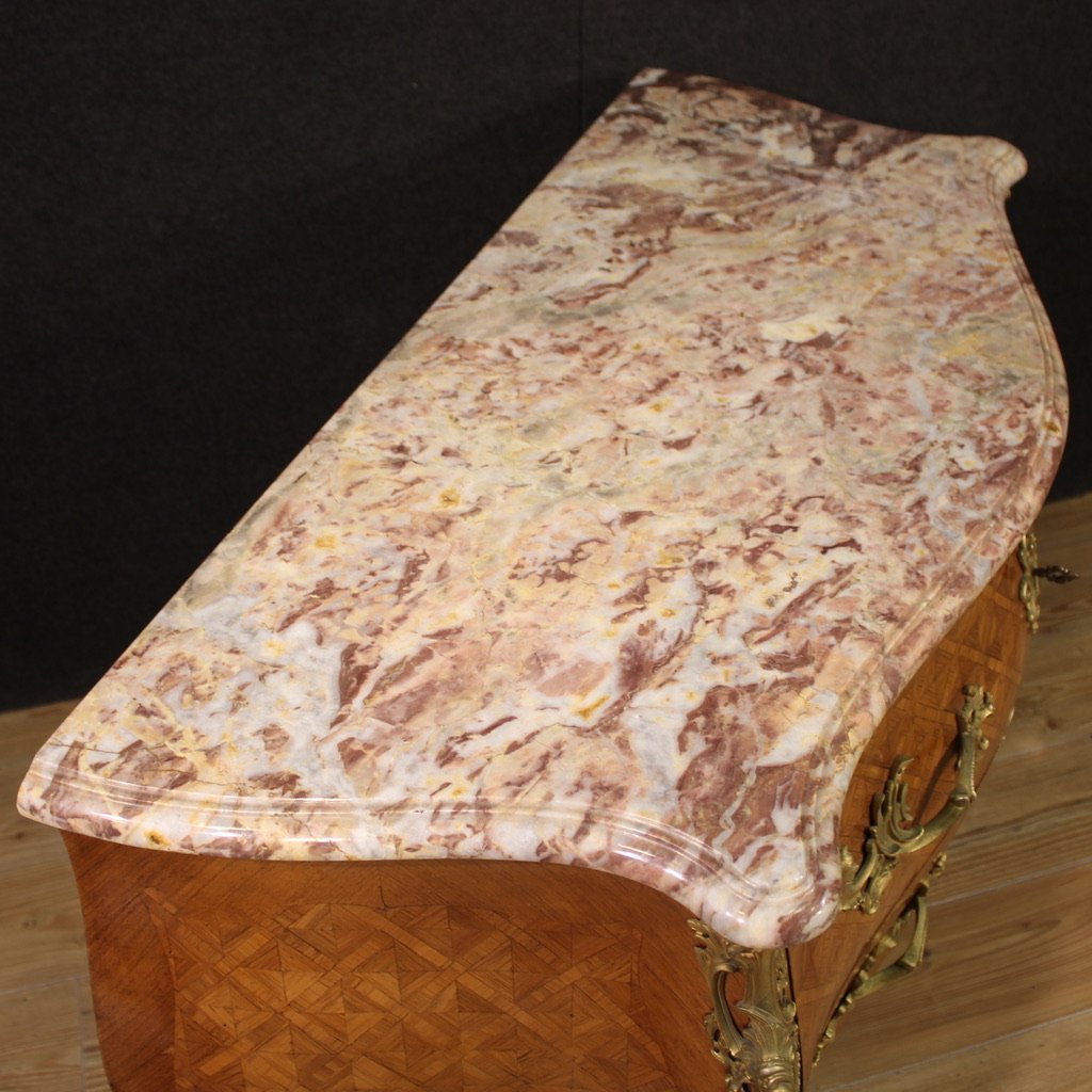 Comò francese intarsiato con piano in marmo del XX secolo-photo-4