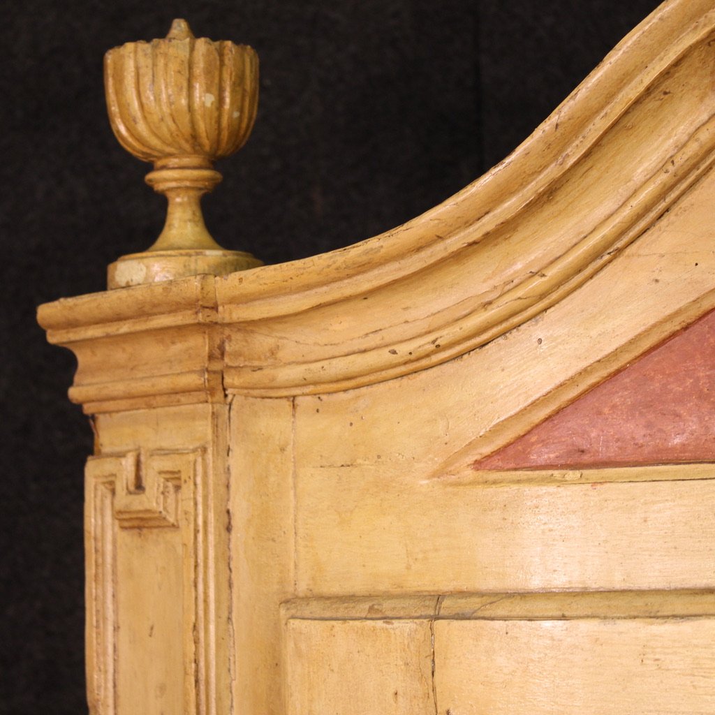 Antica angoliera laccata Luigi XVI del XVIII secolo-photo-1