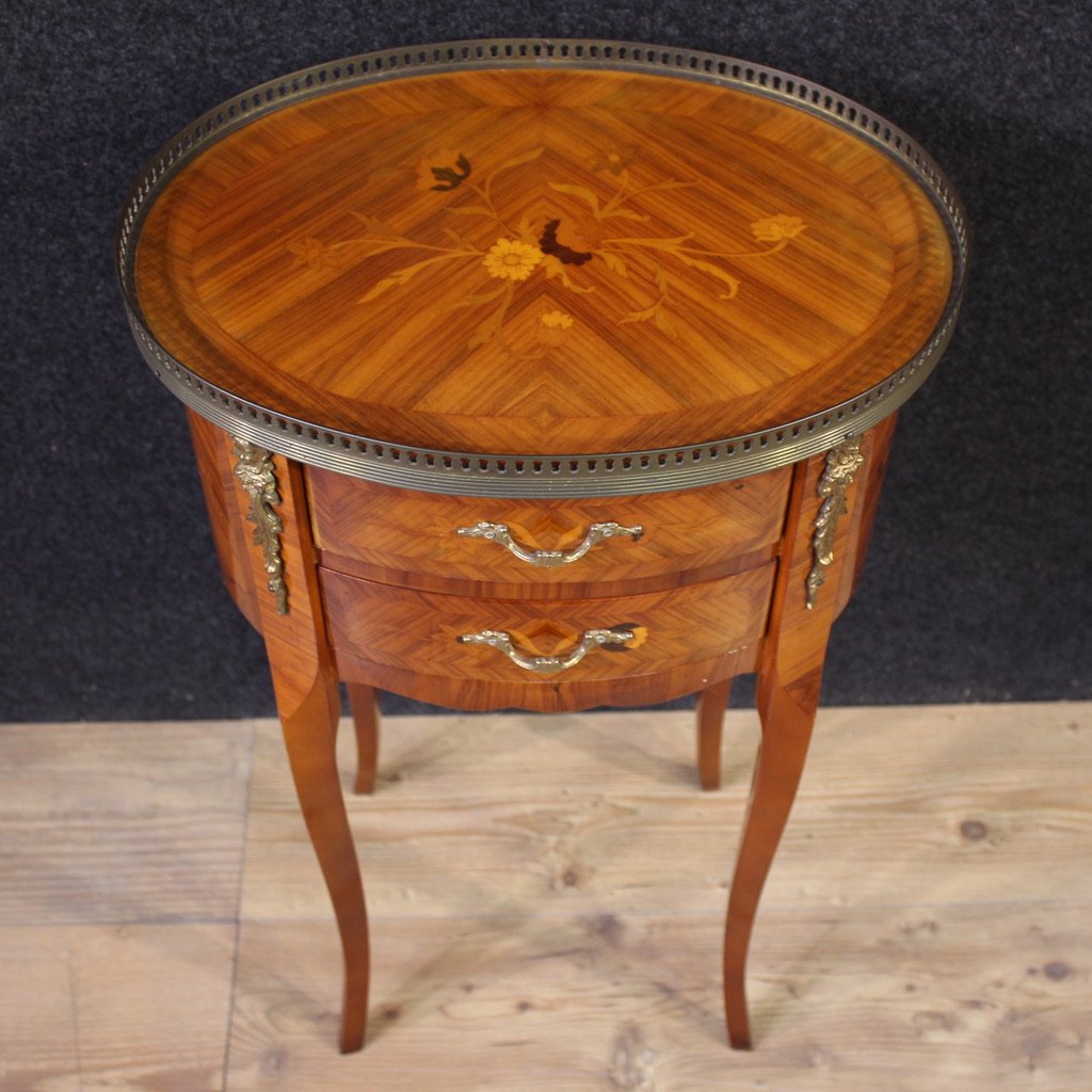 Coppia di comodini francesi ovali intarsiati del XX secolo-photo-5