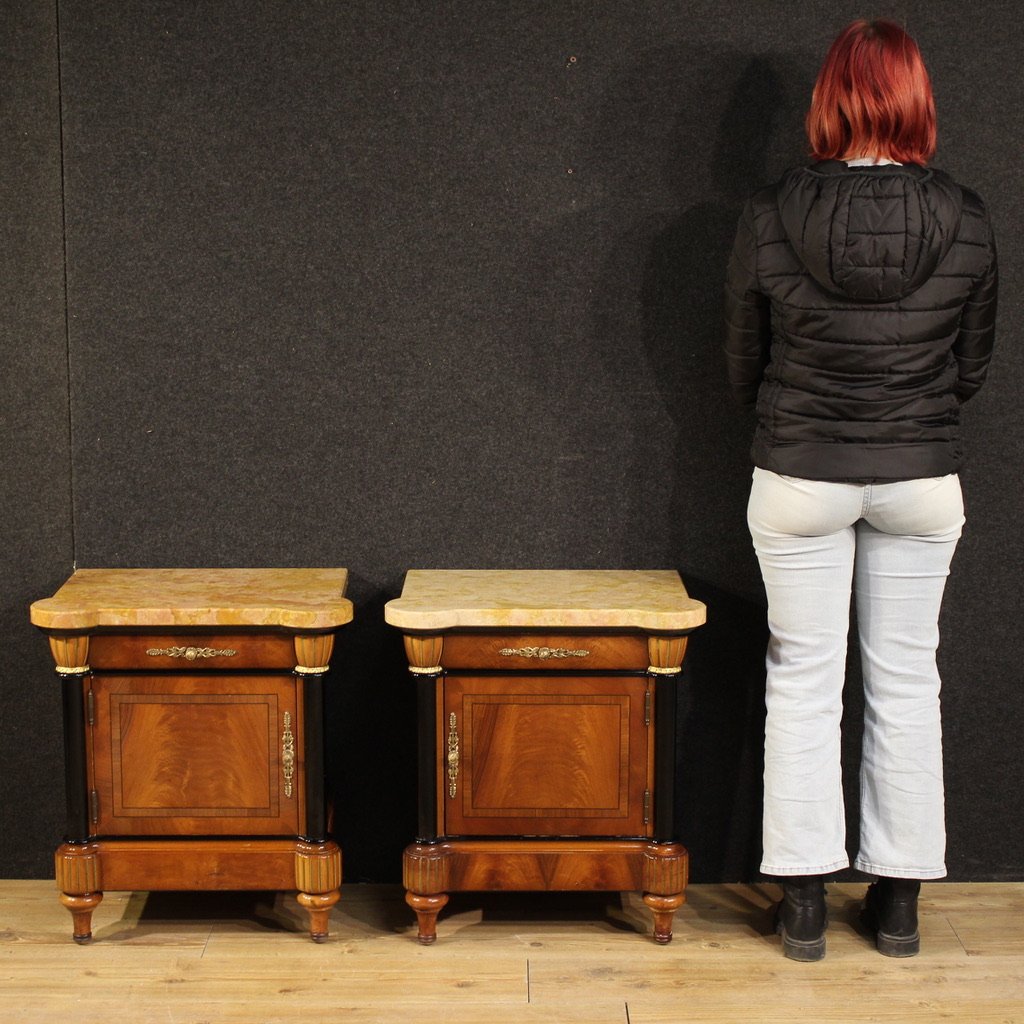 Coppia di comodini italiani con piano in marmo del XX secolo-photo-2