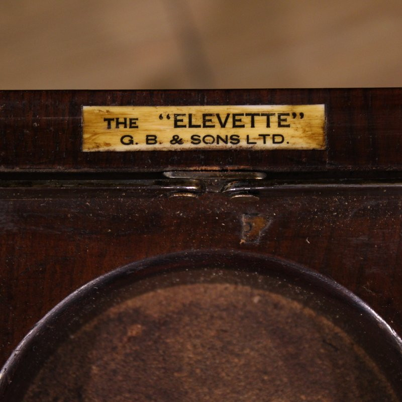 Mobile bar inglese del XX secolo-photo-1