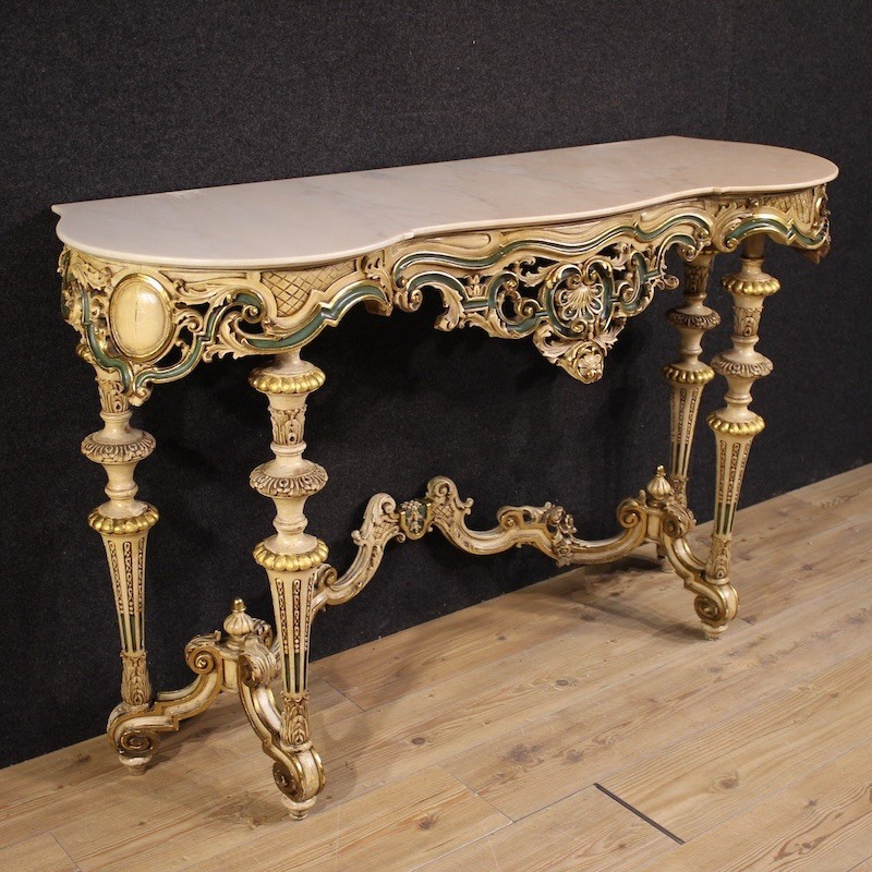 Console italiana laccata e dorata in stile eclettico del XX secolo
