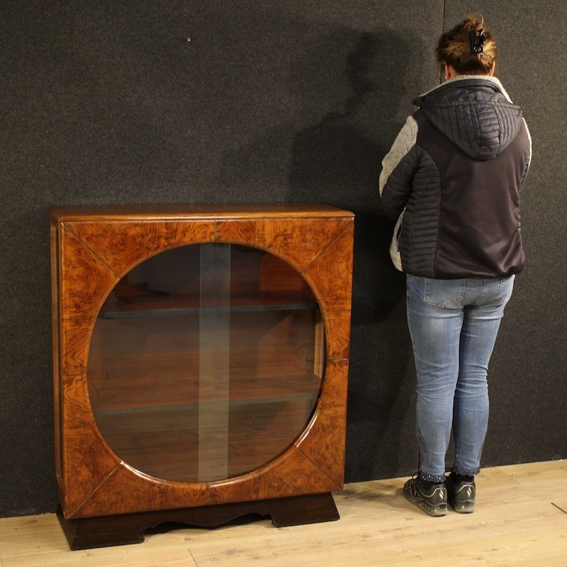 Vetrina italiana in noce del XX secolo-photo-2