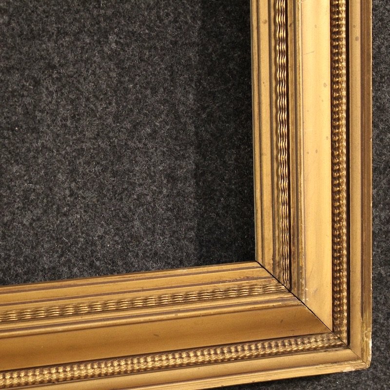 Cornice italiana dorata in legno e gesso del XX secolo-photo-1