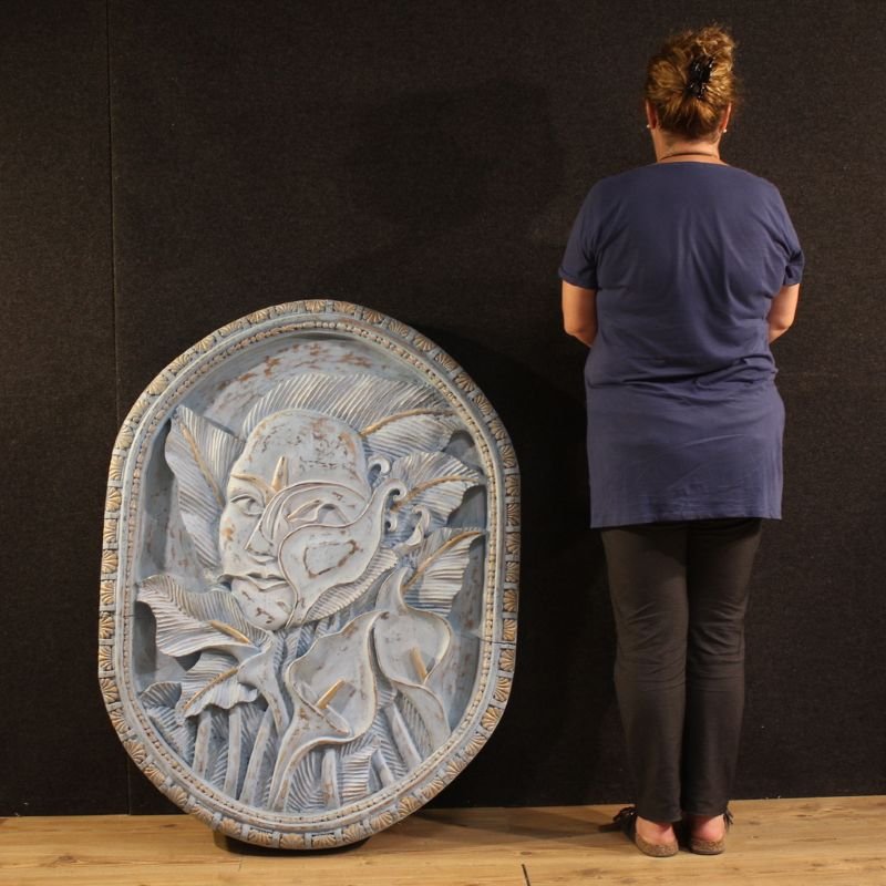 Scultura bassorilievo, volto stilizzato con fiori, XX secolo-photo-6