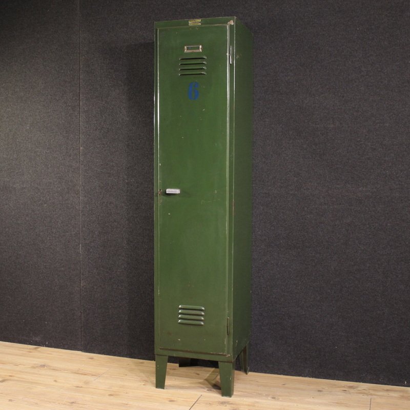 Armadietto italiano di industrial design  degli anni 70