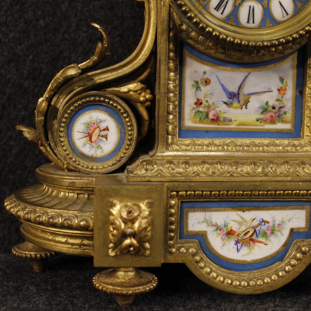 Orologio francese in bronzo o ottone dorati con ceramica dipinta-photo-2