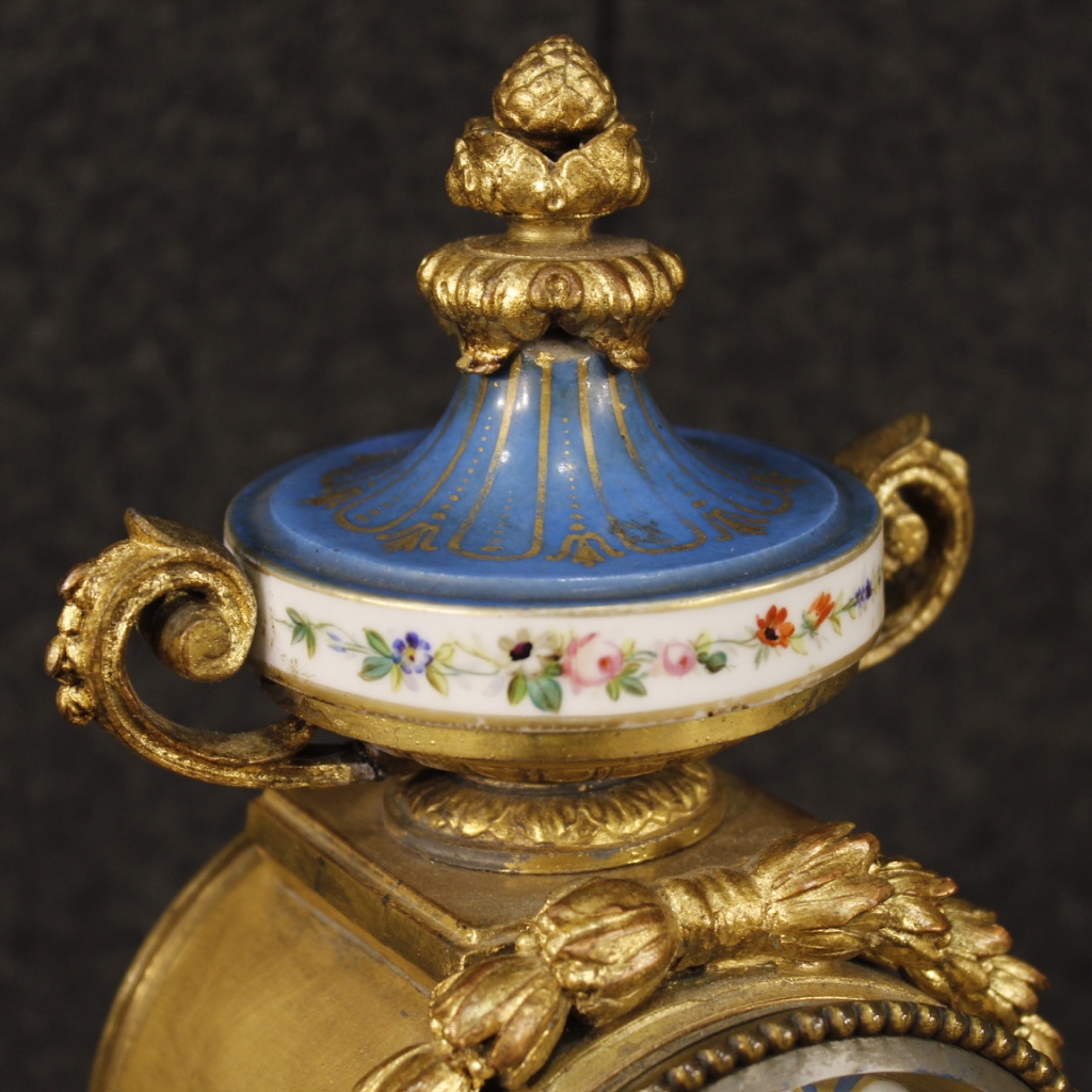 Orologio francese in bronzo o ottone dorati con ceramica dipinta-photo-5