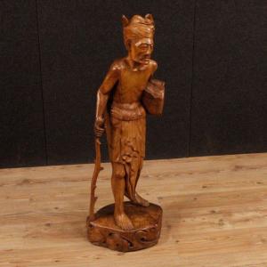 Scultura indiana personaggio in legno esotico del XX secolo