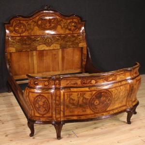 Letto matrimoniale lombardo in stile Luigi XV del XX secolo