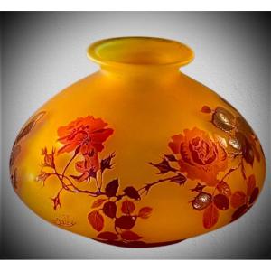 Emile Gallé Vase Decorated With Roses 