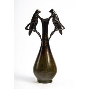 1900 Bronze Vase Adorned With Two Handles With Crickets
