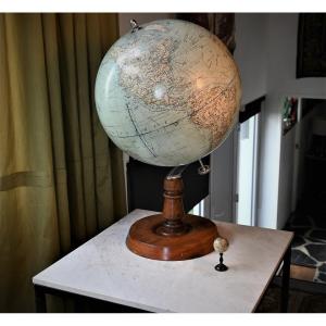 Globe Terrestre GIRARD BARRERE et THOMAS, rare par sa taille 83 CM