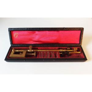 Berville Claire Room: Optical Drawing Aid