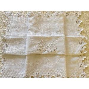 Small Scalloped Quilted Blanket Embroidered With The Inscription: Baby - Antique Linen