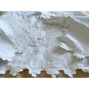 Piqué Marseillais Blanket Scalloped On Four Sides By Hand - Antique Linen
