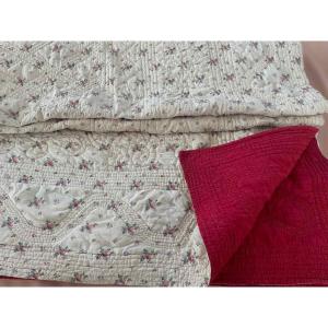 Hand Quilted Blanket 2 Sides: Garnet Red Side, The Other Printed With Flowers - Antique Linen