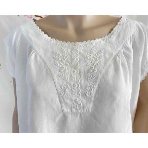 Day Shirt With Beautiful Hand-embroidered Yoke On Linen - Linge Ancien