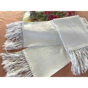 Set Of Three Large Fine Linen Guest Towels With Da Monogram And Bangs - Antique Linen